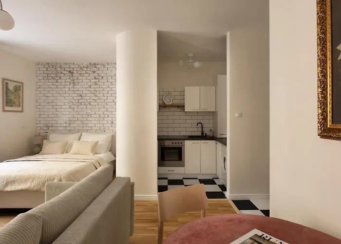 Prestigious Main Square Apartment